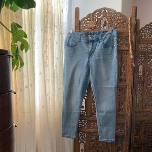 Melissa McCarthy Seven7 Sky Blue Cropped Jeans